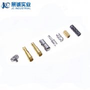 向机床各个坐标的伺服系统发出信号；用